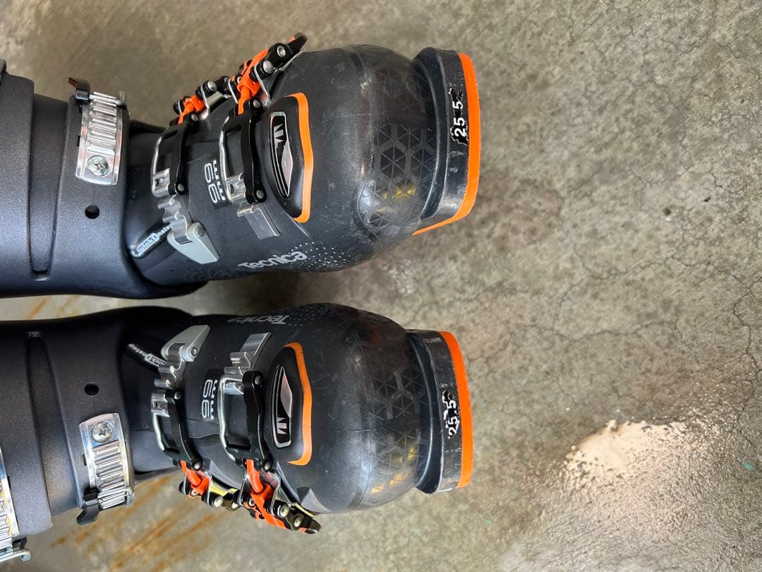 Tecnica Cochise 100 25.5 ブラック/オレンジ