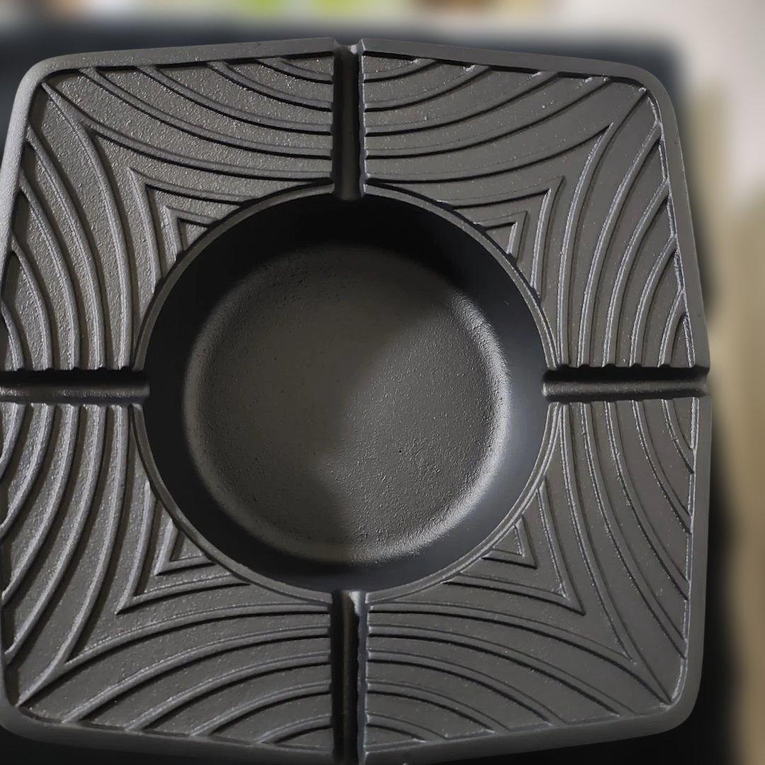 南部鉄器の「四角お座敷天ぷら鍋」 岩手県の伝統工芸品である南部鉄器の製品