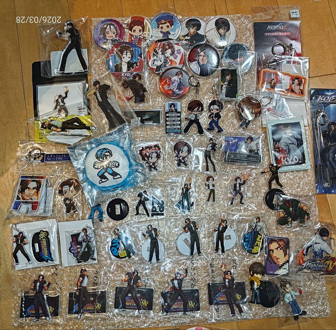 KOF 草薙京 グッズセット アクリルスタンド 缶バッジ