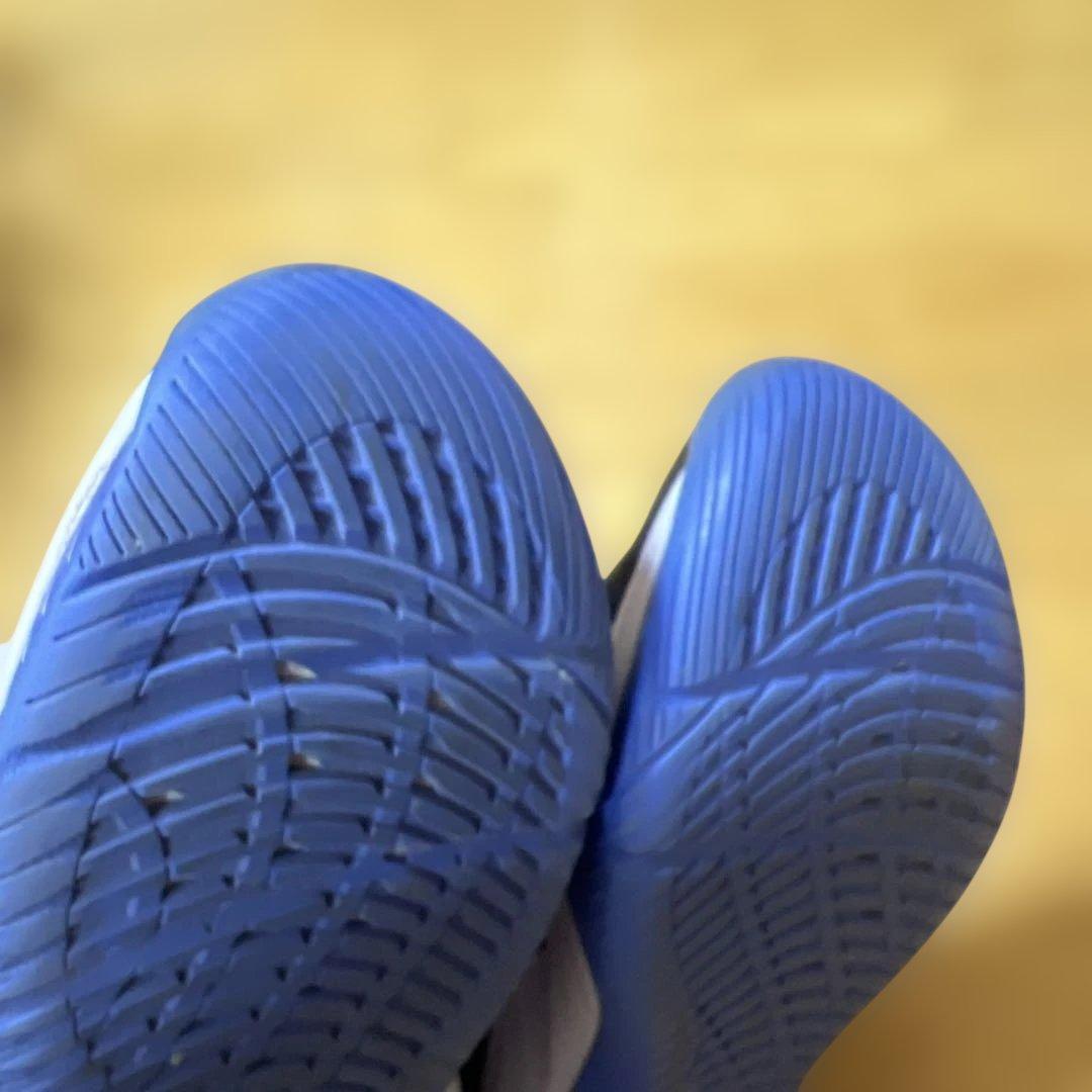 バスケットシューズ NOVA SURGE LOW 2 ブラック/ブルー