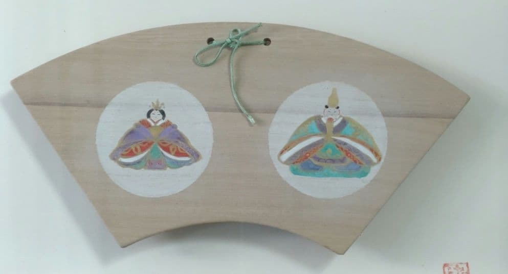雛人形 手書き 扇形木製飾り アクリルケース入り