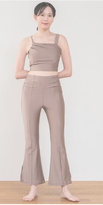 LAVA【SUKALA】シャインストレッチフィットパンツ　サイズM