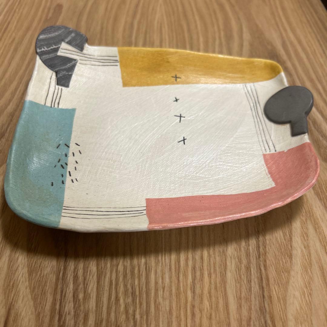 作家　陶芸作家　なんとなく四角皿　変形プレート　カラフルポップな台形皿　作家物