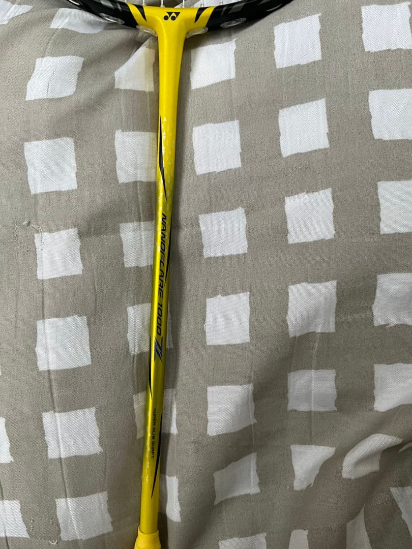 ナノフレア 1000 Z バドミントンラケット 黒/黄