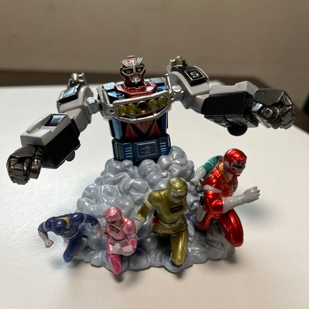 黒十字軍ポーチと戦隊ヒーロー ジオラマフィギュア セット