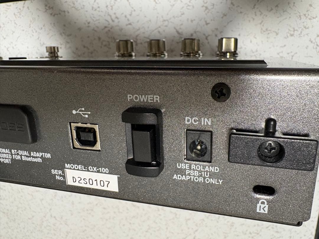 【値下げしました】BOSS GX-100 純正アダプター、ケース付き