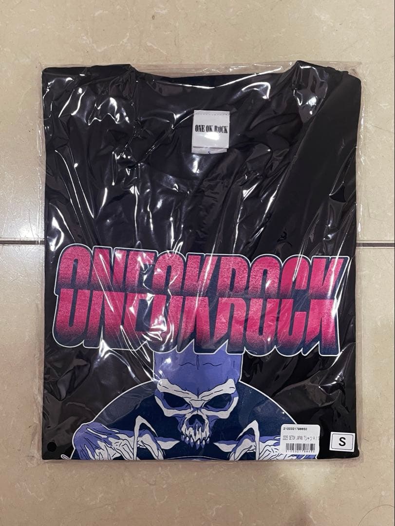 【新品】ONE OK ROCK 2025 ツアー Tシャツ Sサイズ