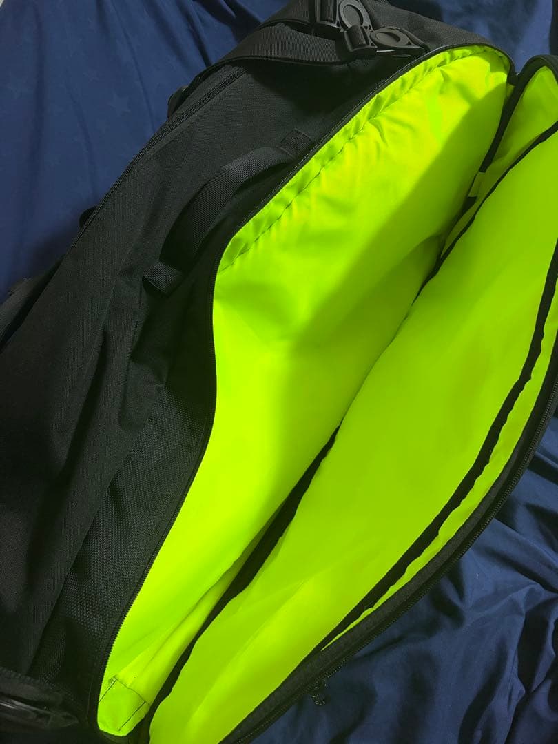 YONEX TOUR EDITION バドミントンバッグ〈テニス6本〉