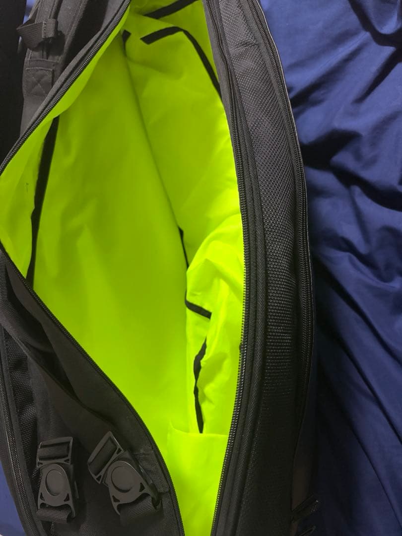 YONEX TOUR EDITION バドミントンバッグ〈テニス6本〉