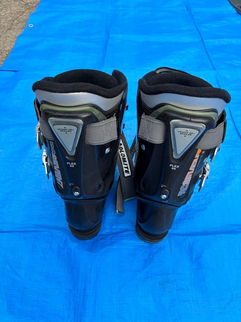 KASTLEスキー板、DOLOMITEブーツ、KIZAKIストックのセット