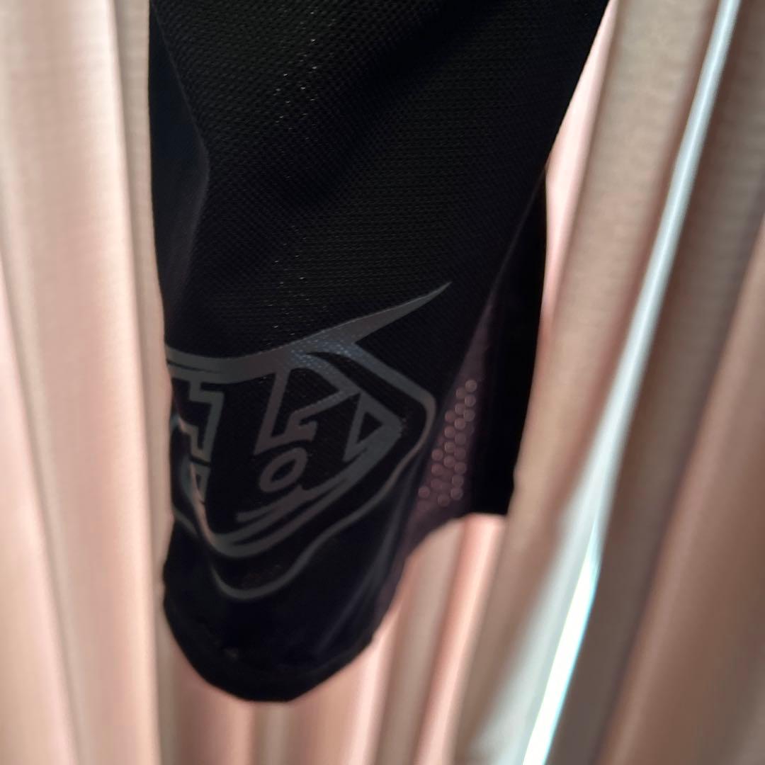 トロイリーデザインプロテクター