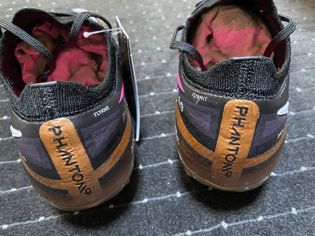 ナイキ ファントム GT2 エリート FG サッカースパイク　新品