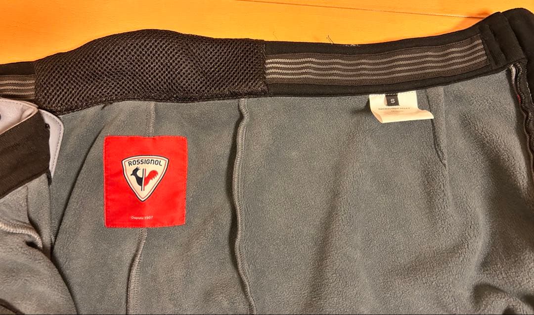 採取下げ　未使用新品　ロシニョール　アルペンチーム　選手用　ウェア　上下　S