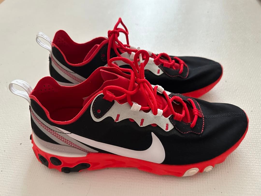 Nike ランニングシューズ 黒/赤