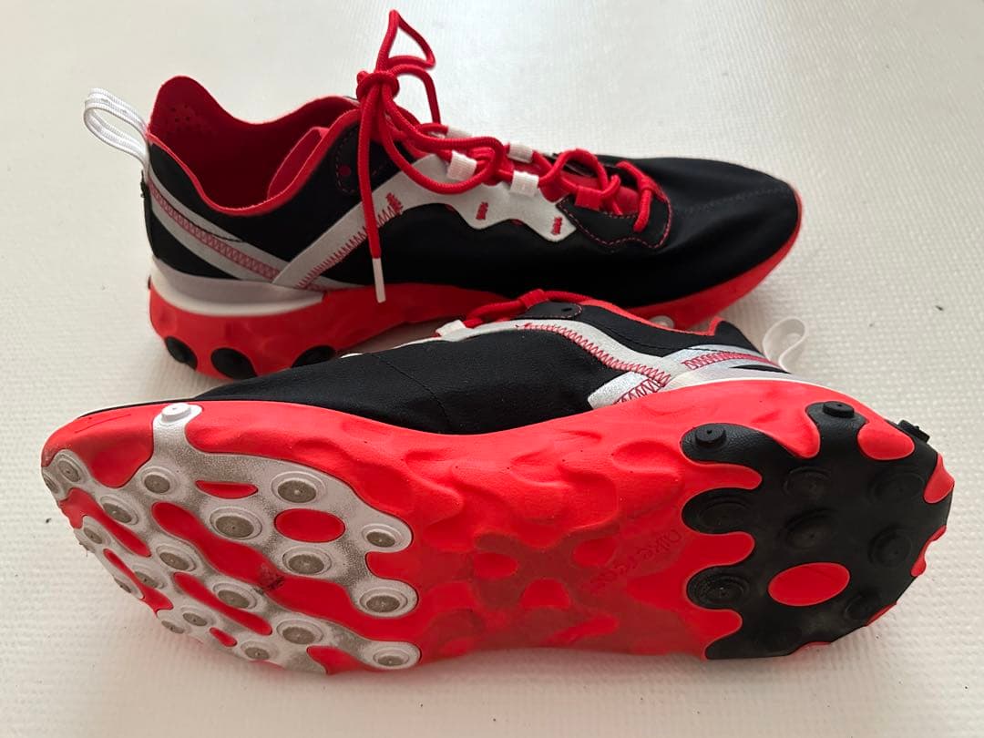 Nike ランニングシューズ 黒/赤