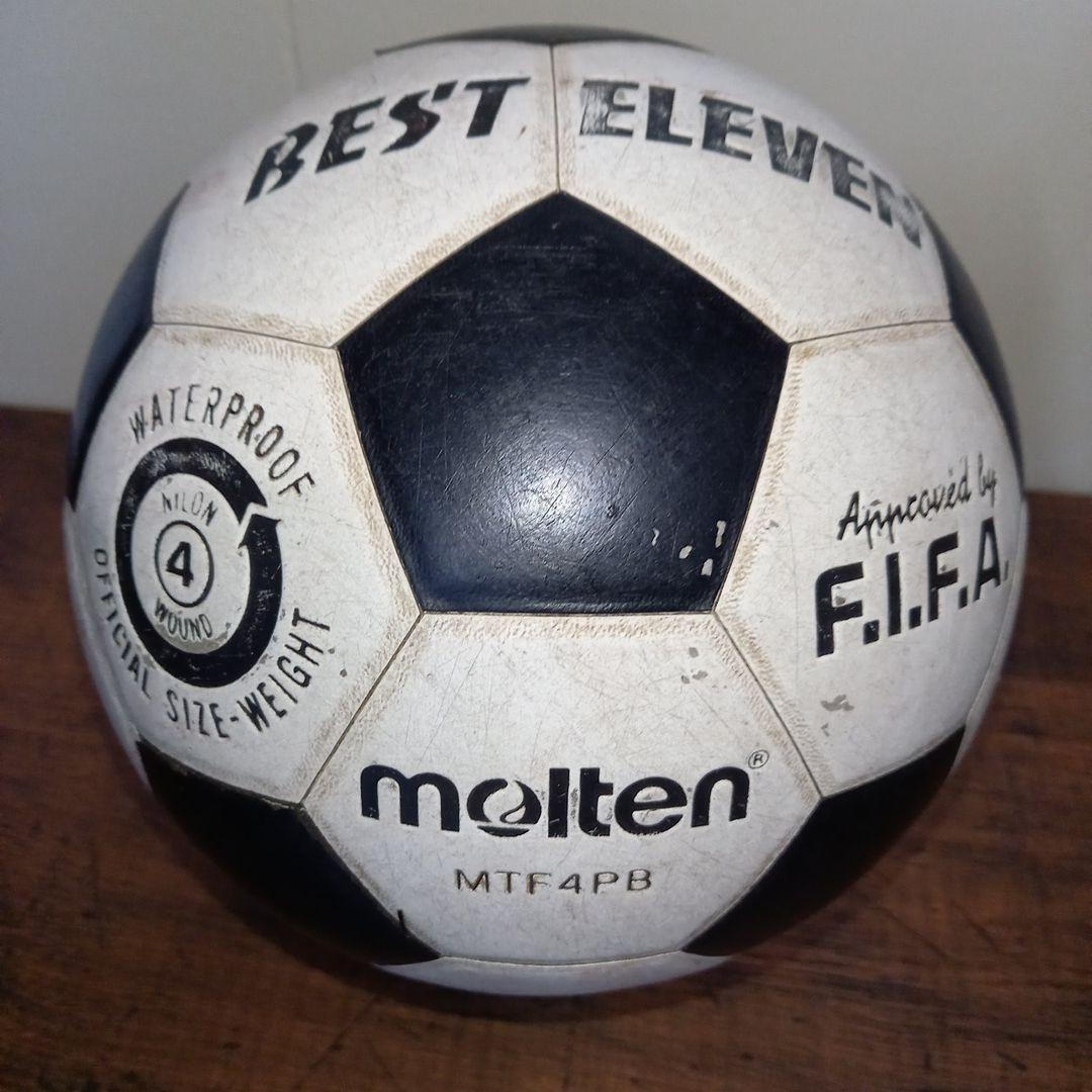 FIFA best eleven レア　４　サッカーボール ビンテージ　レトロ