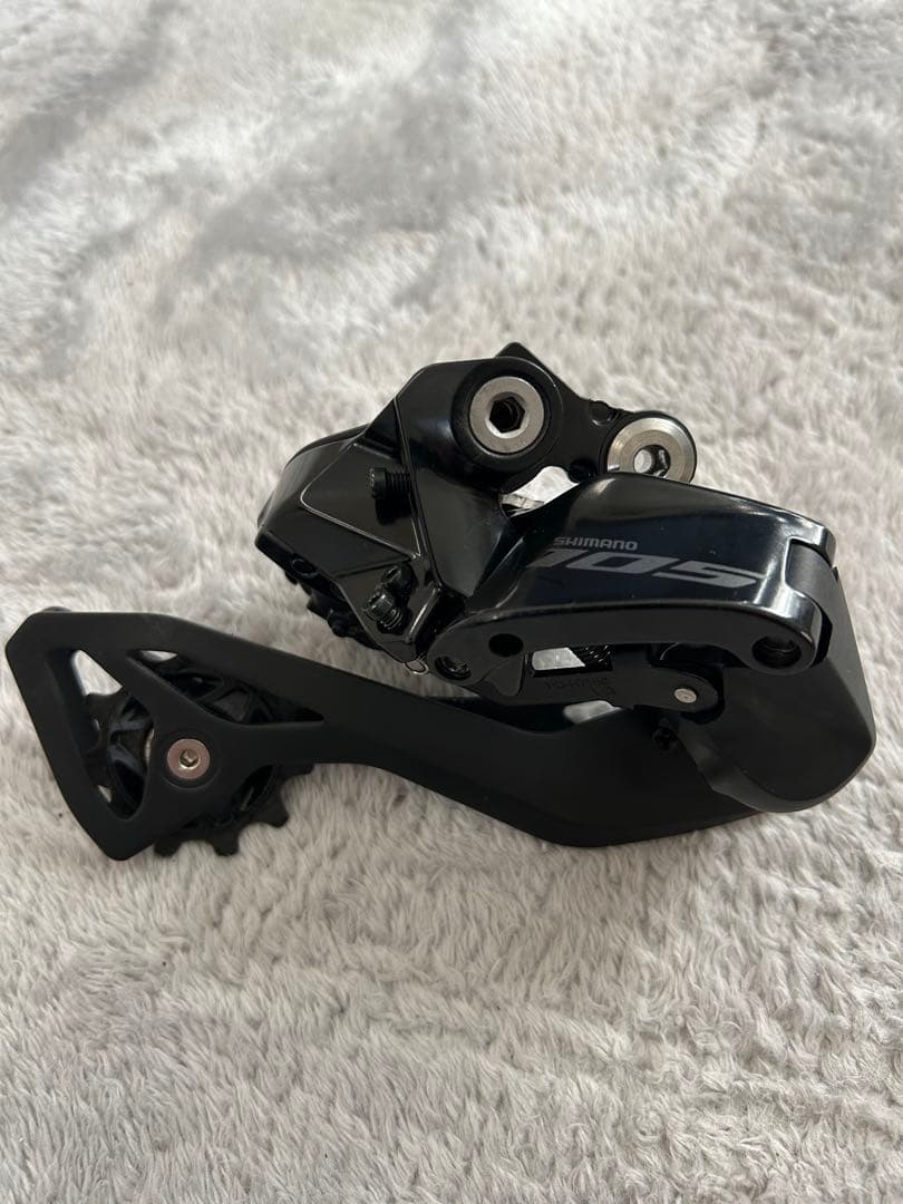 美品 105 Di2 R7100 2000km 充電器付 170mm 動作確認済