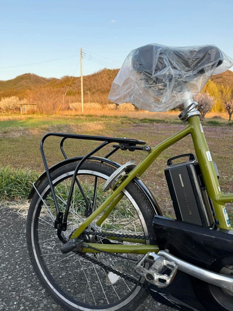 オリーブグリーン 電動アシスト自転車 前カゴ付き