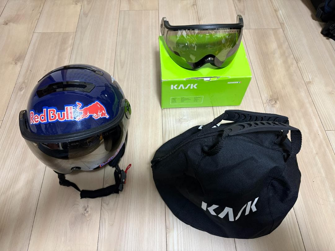 KASK カスク スキー ヘルメット　収納バッグ,スペアバイザー付きです