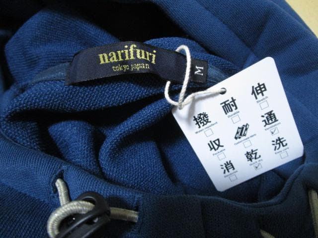 未使用　narifuri ナリフリ　プルオーバーパーカー