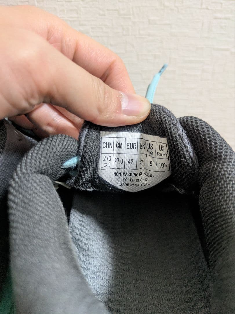 バドミントンシューズ ヨネックス　27センチ