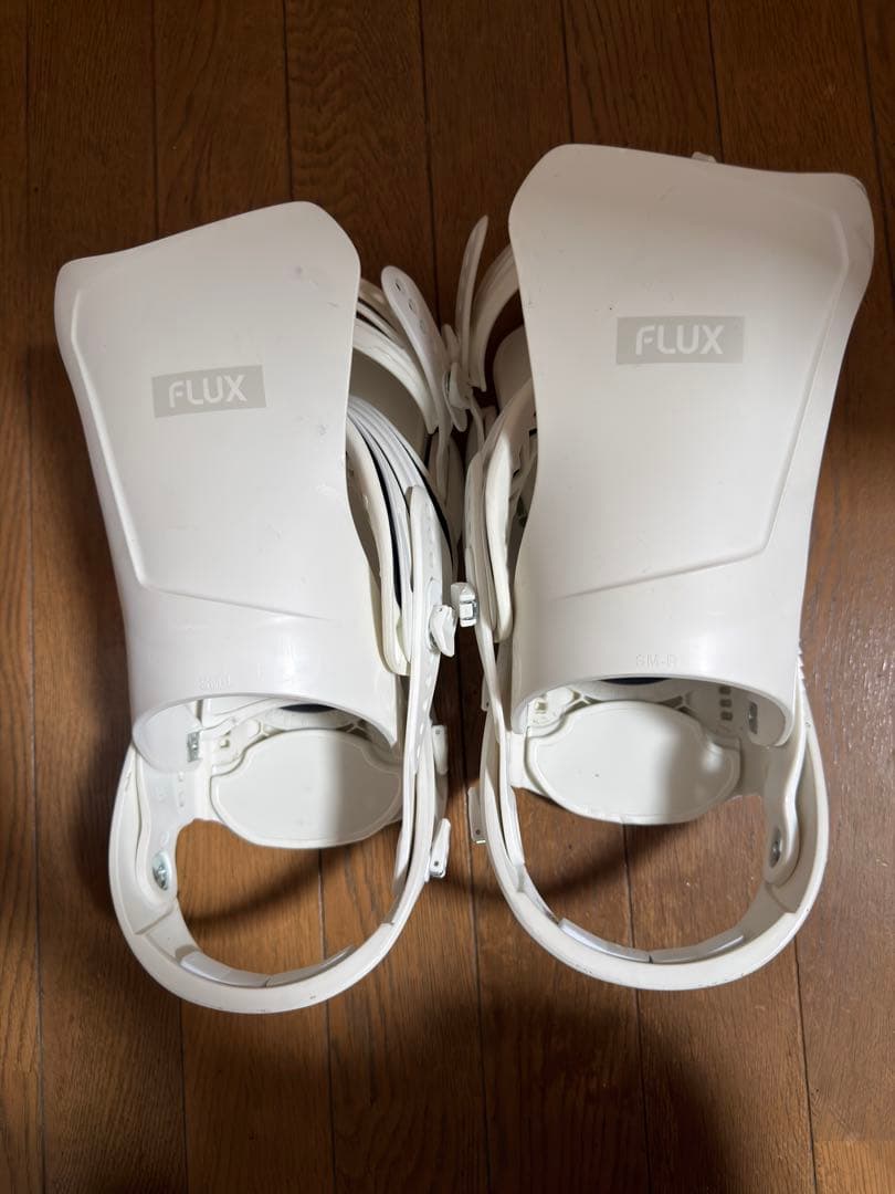 FLUX DS 25-26 Mスノーボードビンディング ホワイト