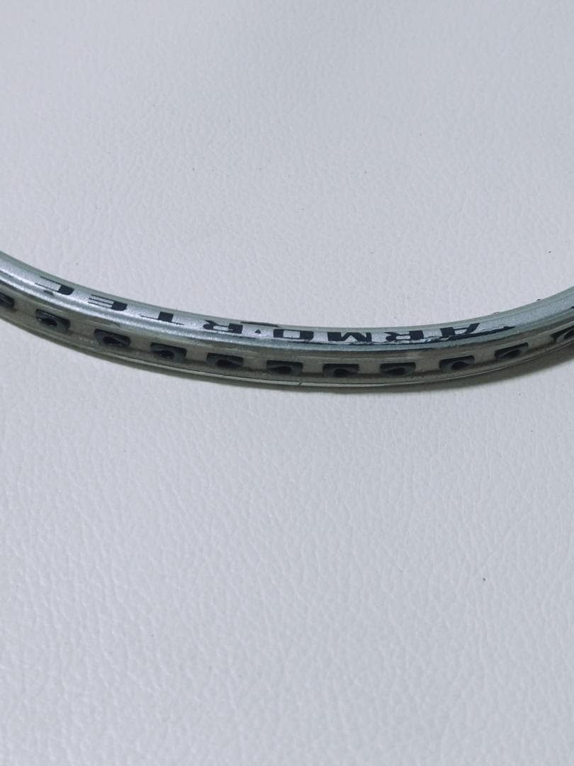 YONEX ARMORTEC 700 バドミントン　ラケット