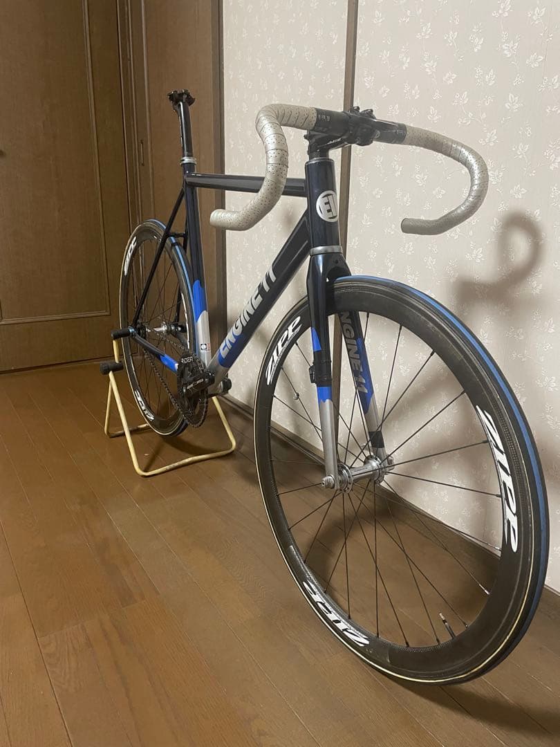 Engine11 Crit-D ピストバイク