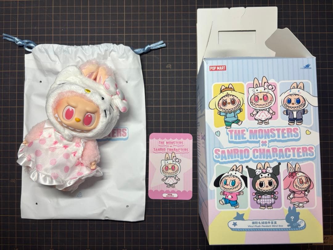 THE MONSTERS × SANRIO CHARACTERS キティ