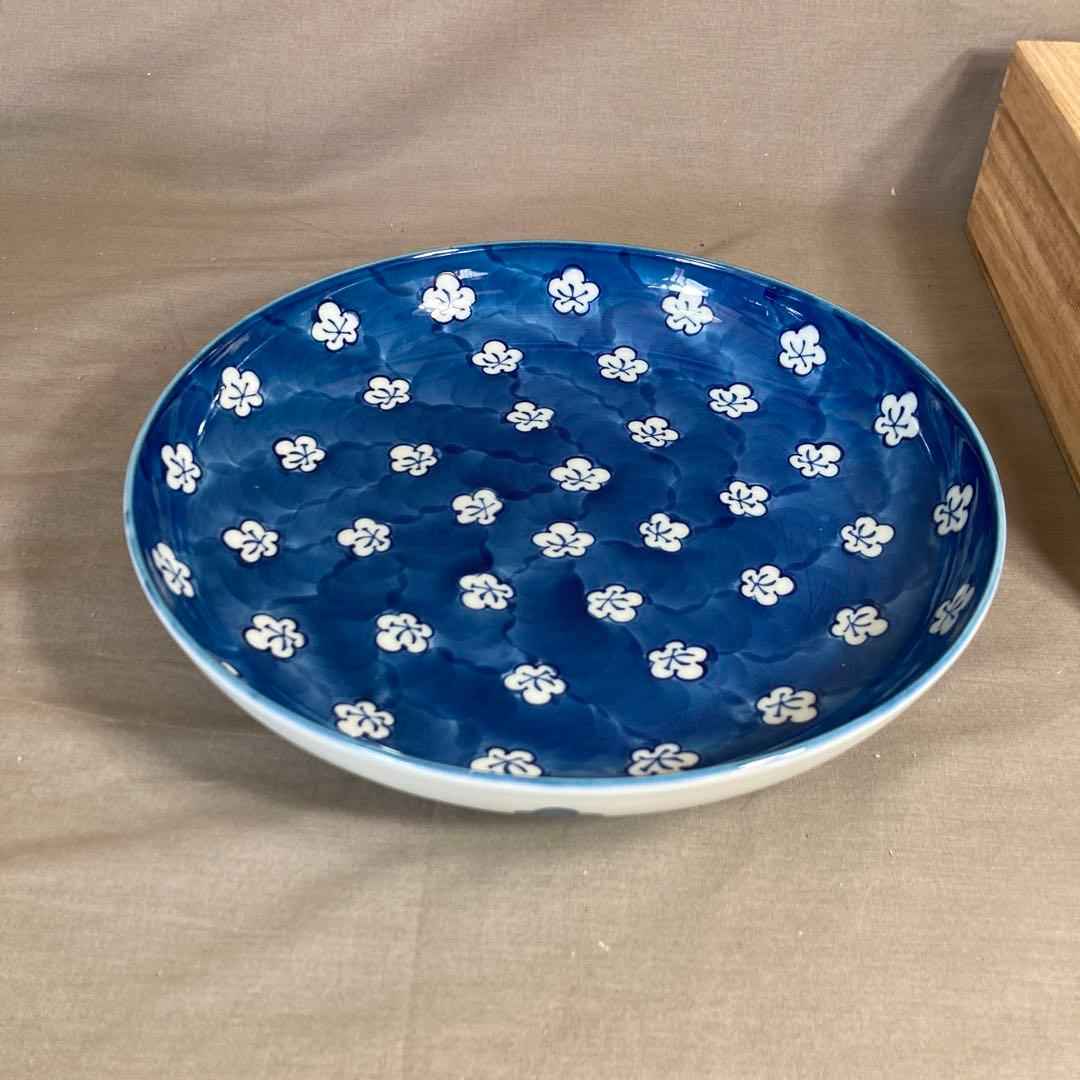 【源右衛門】古伊万里の伝統　日本の名窯　舘林源右衛門作　古染付梅紋　大皿