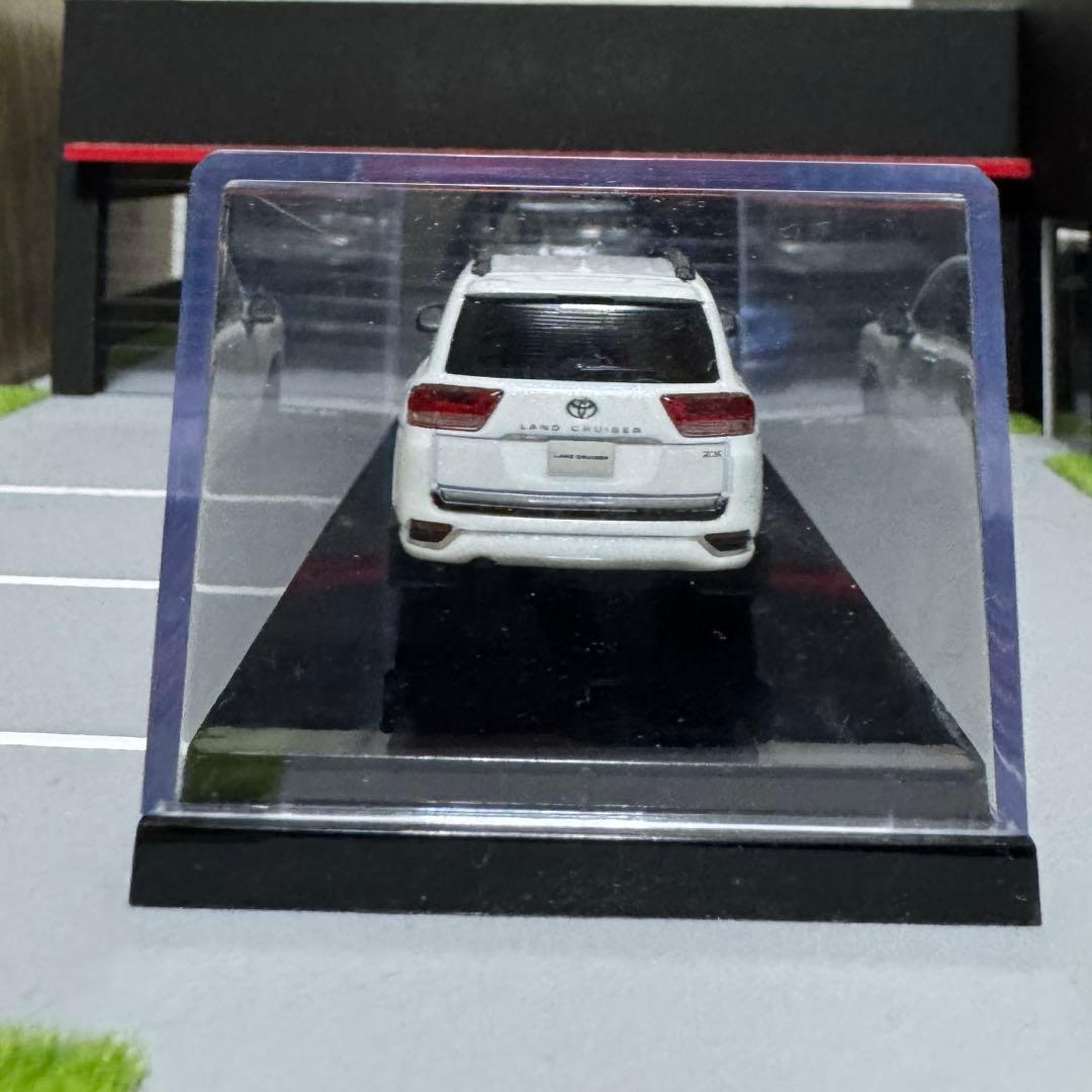 HobbyJapan ランドクルーザー300 White Black 1/64