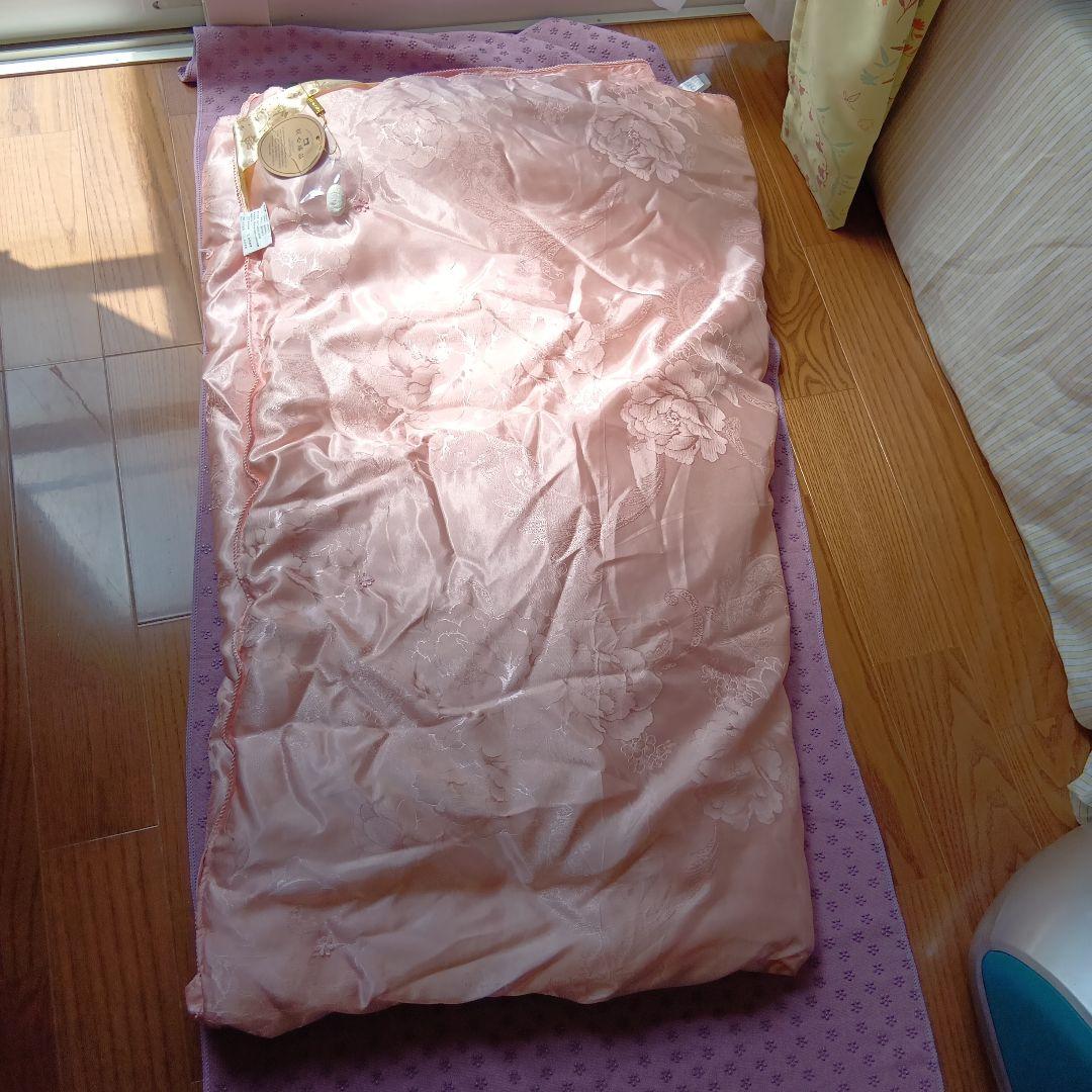 新品タグ付き　シルク掛け布団　150x200cm ピンク　シングル