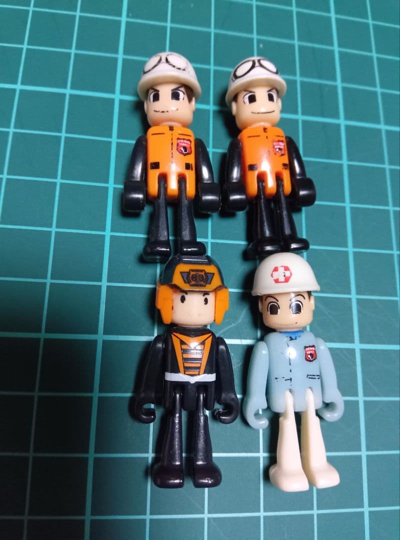 トミカ　プラキッズ　５４体