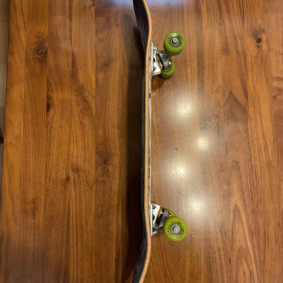 DGK スケボー　スケートボード　コンプリート　ベンチャートラック　美品