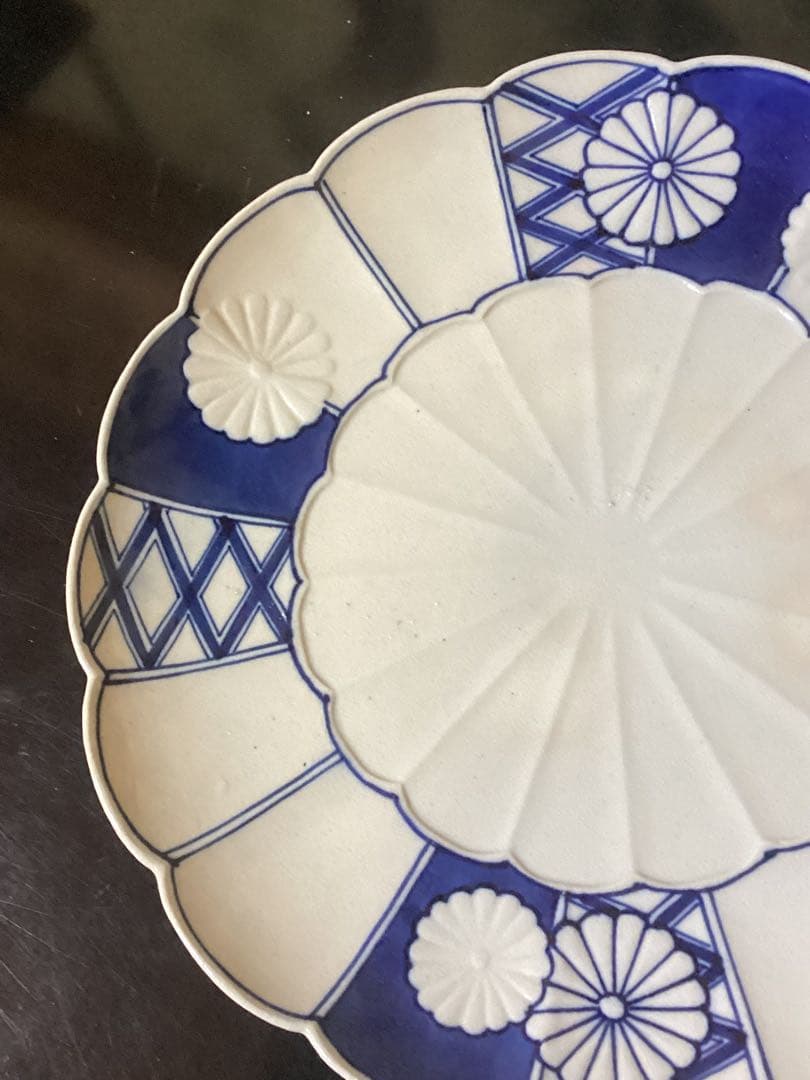 江戸前期　菊花文大聖寺初期伊万里大皿　幅約26.5cm 時代物コレクション