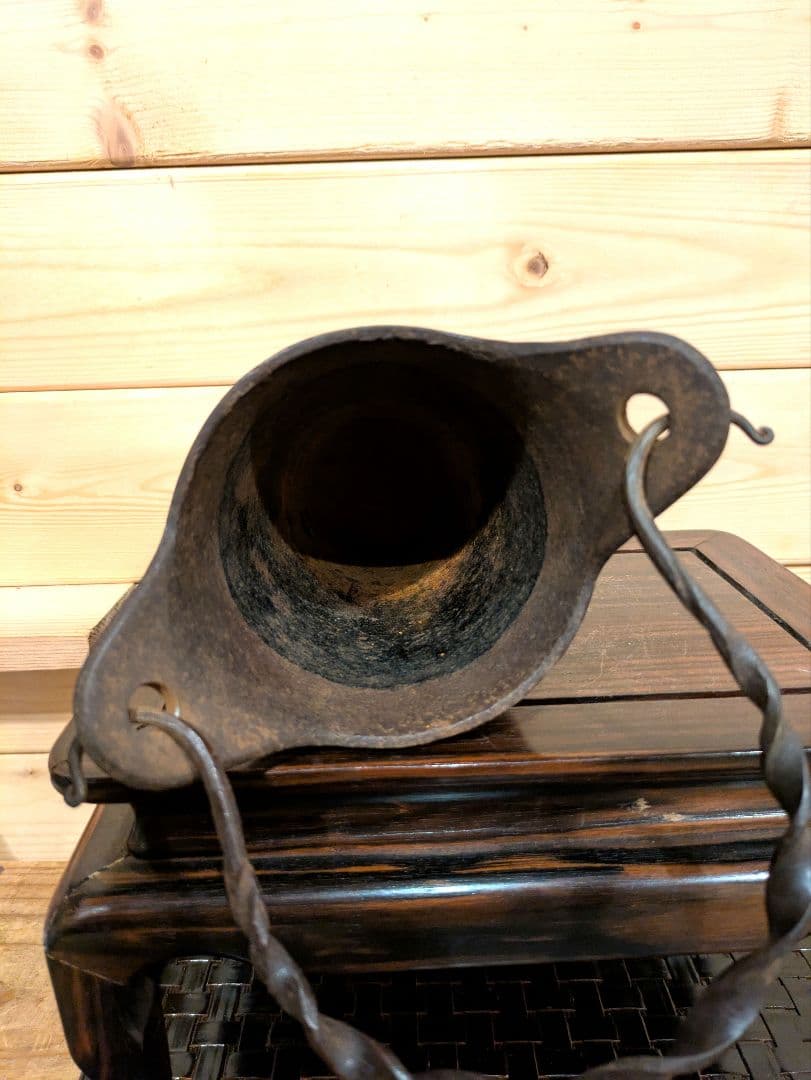 南部鉄器　三岩堂　吊り下げ花瓶　カニ彫刻の鉄瓶　ヴィンテージ　アンティーク