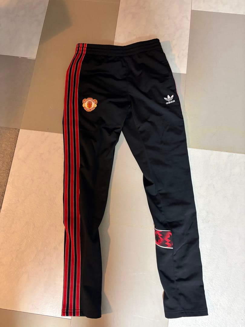 25%オフadidas マンチェスター・ユナイテッド ジャージパンツ Mサイズ