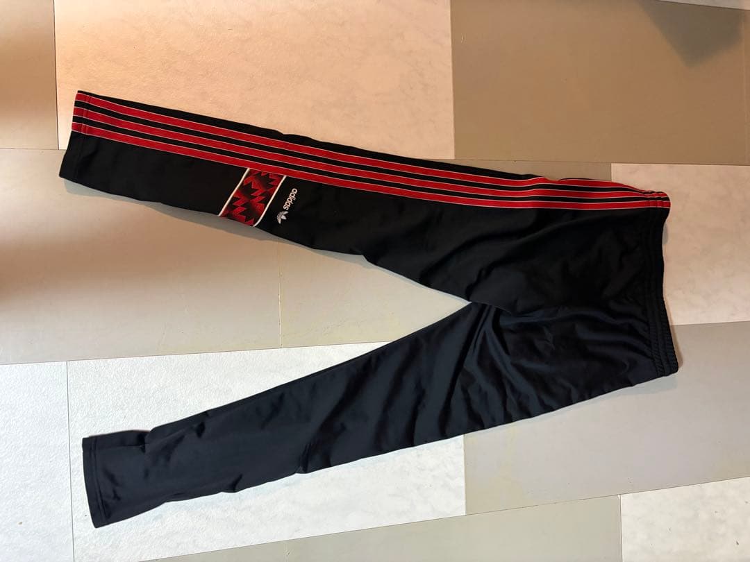 25%オフadidas マンチェスター・ユナイテッド ジャージパンツ Mサイズ