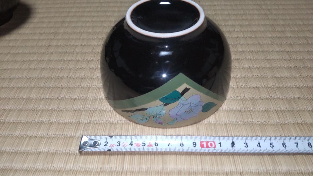 陶器の四季花柄多用途椀、５客セット、椀お盆、陶器箸置き付き