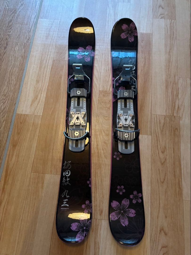 Blue Moris（ブルーモリス）のスキーボード、「闇八甲田」