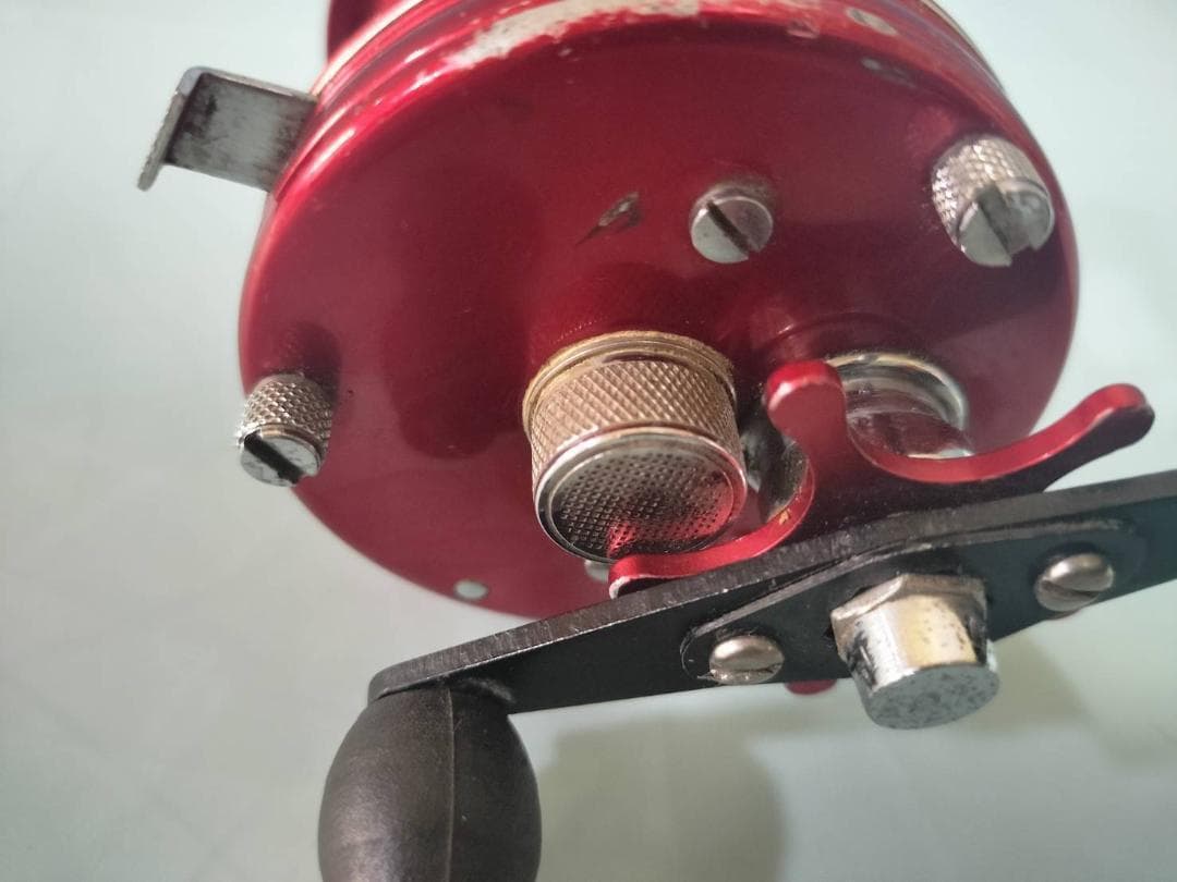 ★アブガルシア　アンバサダー5500　ビンテージ　リール 　レッド