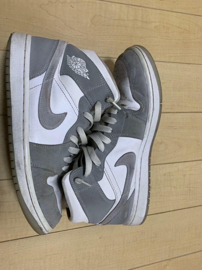 「希少品」ナイキ エア ジョーダン 1 ミッド　ホワイト/アトモスグリーン