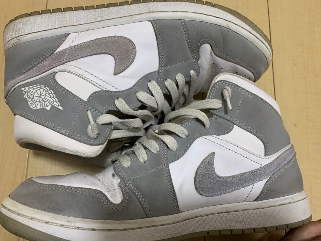 「希少品」ナイキ エア ジョーダン 1 ミッド　ホワイト/アトモスグリーン