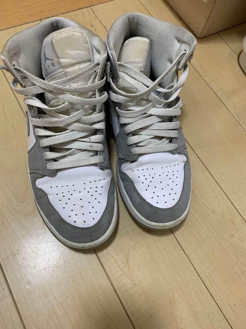 「希少品」ナイキ エア ジョーダン 1 ミッド　ホワイト/アトモスグリーン