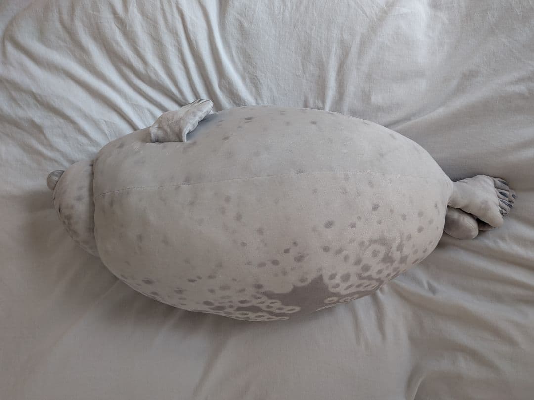 YOU+MORE! のほほんアザラシアラレちゃん もっちりビッグクッション