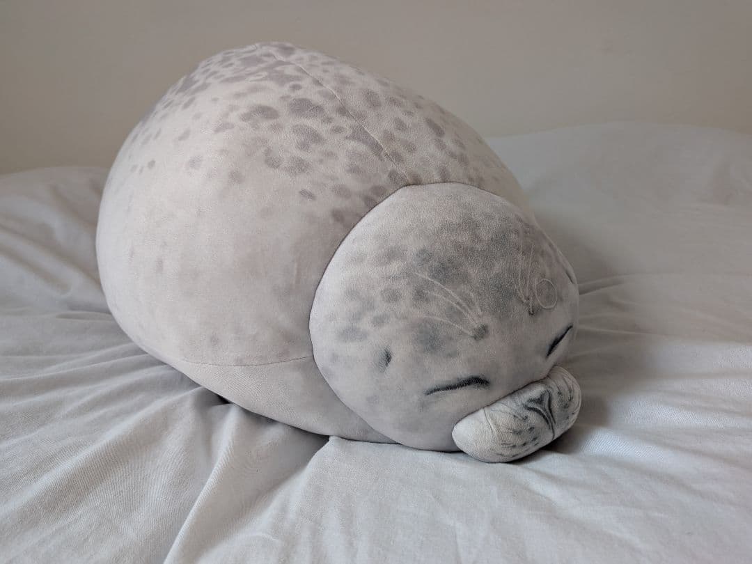 YOU+MORE! のほほんアザラシアラレちゃん もっちりビッグクッション