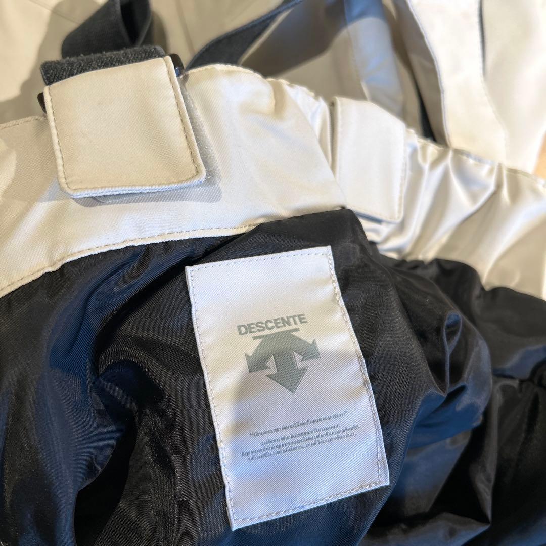 DESCENTE サスペンダー付きスキー・スノーボードウェア