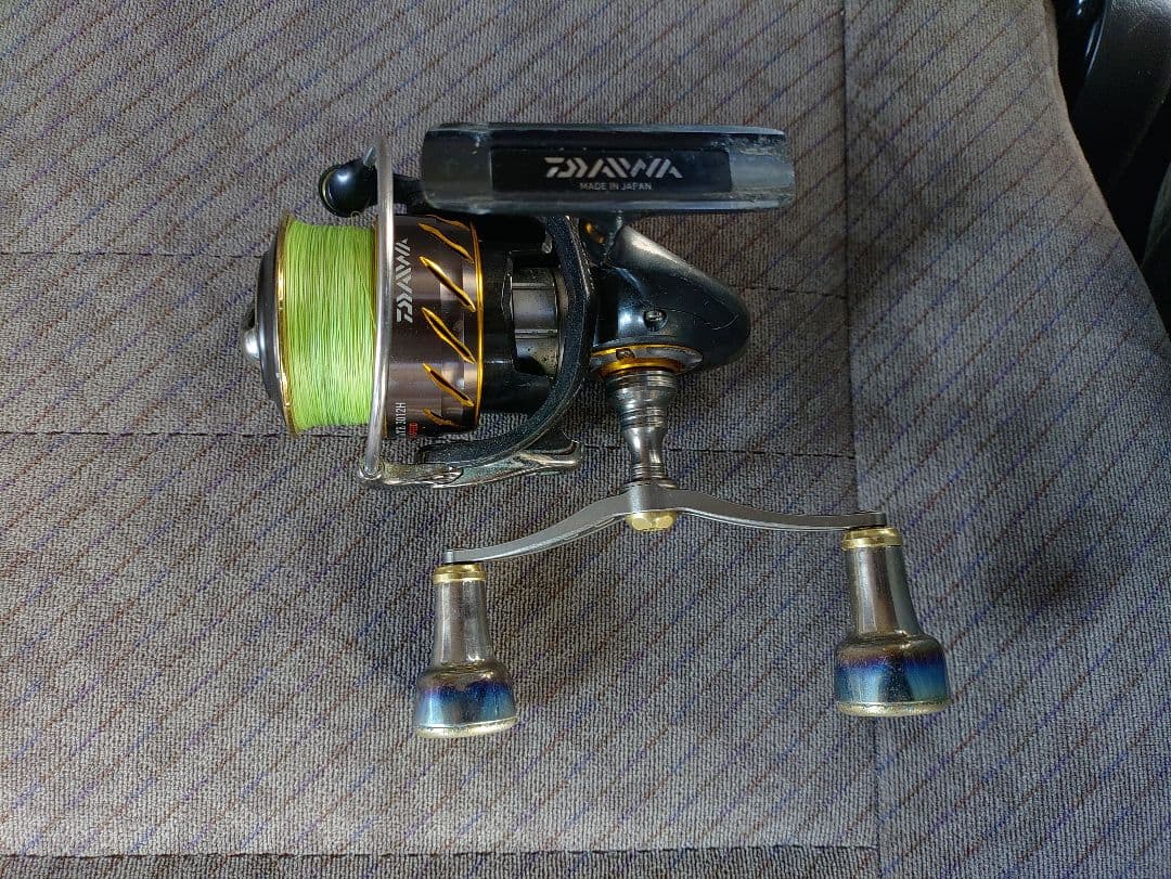 DAIWA スピニングリール ブラック/グリーン