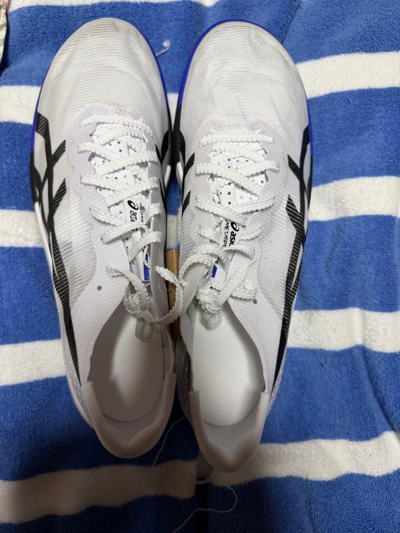 アシックスメタスピードレイ新品27.5センチ