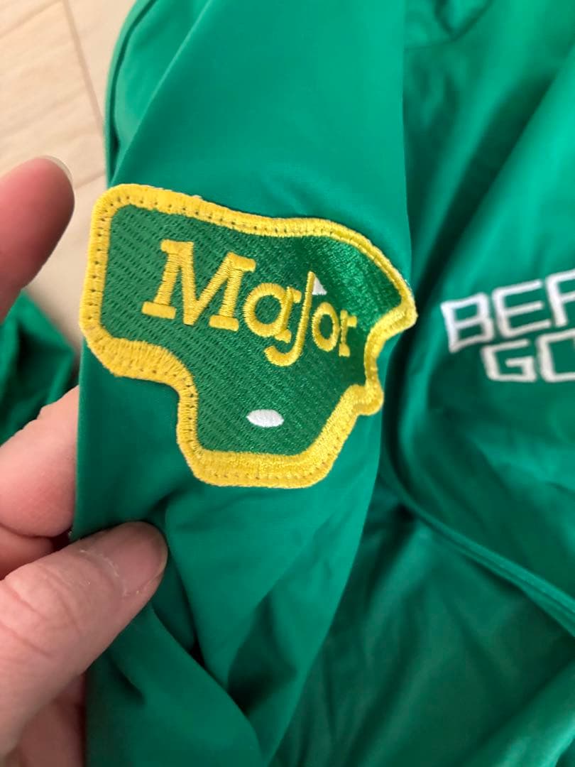 BEAMS GOLFのフルジップジャケット　袖取り外し可能